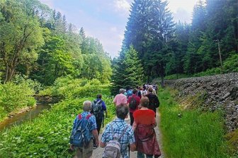 Helfer machen ganzes Tal im Erzgebirge fit für Rad- und Wandersaison - Das Preßnitztal und der gut ausgebaute Weg locken viele Wanderer und auch Radfahrer aus nah und fern an. Am Sonnabend gibt es eine große Putzaktion. 