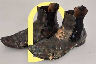 Helmut Kohl, Boris Becker und Neo Rauch: Museum freut sich über neues Paar Promi-Schuhe - wenn‘s auch stark riecht - Die edlen Santoni-Herrenschuhe haben schon mal bessere Zeiten gesehen.