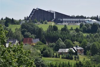 Herbstferien in Sachsen: Hotels erwarten Ansturm - Gastronomen erhalten Stornierungen - Ausgebucht, melden Ifa-Hotel und Ferienpark Schöneck im Vogtland. In den Herbstferien sind die über 500 Betten voll belegt.