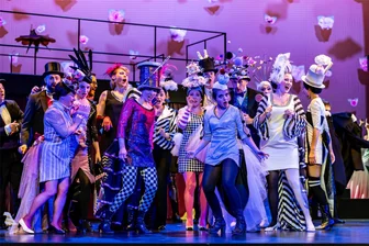 Herbstfeste, Partys, Theater und Comedy: Was am Wochenende in Westsachsen los ist - „Die Fledermaus“ ist eine Wiederaufnahme im Theater-Repertoire. Johann Strauß‘ beliebteste Operette wird am Samstagabend im Zwickauer Gewandhaus gespielt.