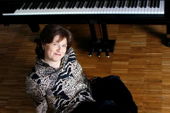 Herbstliches Schumann-Konzert in Zwickau - Die Pianistin Dina Yoffe. Sie tritt am 20. Oktober in Zwickau auf.
