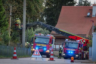 Herbststurm im Landkreis Zwickau: Feuerwehren müssen am Mittwochnachmittag ausrücken - Mehrere Feuerwehren rückten am Mittwochnachmittag im Landkreis Zwickau aus. Eine Einsatzstelle war in Pleißa.