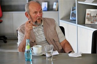 Herr Weinhold, warum will niemand Friedensrichter von Freiberg werden? - Peter Weinhold war im Januar 2005 zum Friedensrichter in Freiberg gewählt worden. "Einer wollte sich bei mir scheiden lassen - dem musste ich aber absagen", erinnert sich der pensionierte Lehrer. 