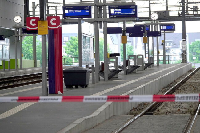 Herrenloser Koffer im Chemnitzer Hauptbahnhof sorgt für Sperrung - 