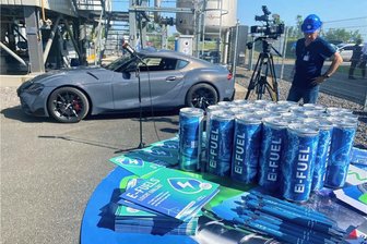 Herstellungskosten für grünen Sprit: Ein Euro pro Liter - unter einer Bedingung - Merchandising für grünes Benzin: In den Dosen ist allerdings kein Kraftstoff für Autos, sondern ein Energydrink.