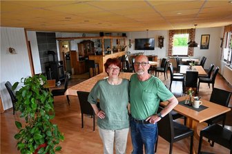 Herzblut abzugeben: Chemnitzer Paar sucht Käufer für Gaststätte - Sylvia und Volkmar Keller suchen einen Käufer für ihre Gaststätte "Kelly's Siedlerheim". Ihr Herzblut hängt an dem Lokal, aber aus gesundheitlichen Gründen, und weil sie aufs Rentenalter zugehen, können sie nicht mehr. 