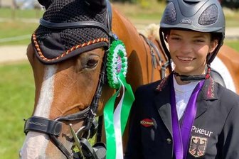 Herzenspony trägt Neumarkerin bis zur EM - Pita Schmid aus Neumark gewann im August diesen Jahres Mannschaftssilber bei der Jugend-Europameisterschaft in Polen.