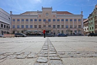 Herzenssache Lebenszeit bringt Infobus nach Zwickau - Auf dem Hauptmarkt wird der Infobus der Aktion „Herzenssache Lebenszeit“ Station machen.