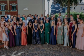 Herzlichen Glückwunsch: Das sind die Abiturienten des BSZ Oelsnitz - Die Abiturienten des BSZ Oelsnitz.