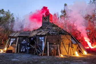 Hexenfeuer im Erzgebirge: Wenn die Anzündshow zum Spektakel wird - Für das Hexenfeuer in Frohnau hat sich der örtliche Jugendclub wieder etwas Besonderes einfallen lassen.