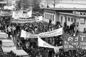 Hier "Berufsverbot", da "Radikalenerlass": Ein Riss durch die Gesellschaft - 35.000 Betroffene des Radikalenerlasses