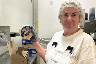 „Hier bleibst du nicht lange!“ – und doch 50 Jahre bei der Molkerei in Freiberg - Karla Binotsch feiert in diesem Jahr ihr 50-jähriges Betriebsjubiläum in der Molkerei Hainichen-Freiberg. Ihre Ausbildung hat sie mit 14 Jahren begonnen.