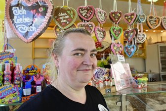 Hier packen viele zusammen an: Wie ein Dorf im Vogtland seine 700-Jahr-Feier meistert - Silvia Landefeld hatte bei der Vorbereitung des Festes die Organisationsfäden in der Hand.