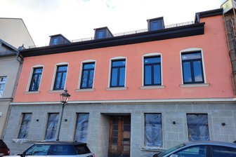 Hier soll im Frühjahr das Plauener „Schnitzelparadies“ einziehen - Jetzt hat sich auch außen einiges getan am Oberen Graben 13: Wird dies das neue „Schnitzelparadies“ in Plauen?