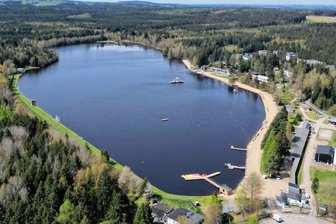 Hier startet am Samstag im Erzgebirge die Badesaison - Im Strandbad am Filzteich findet am Samstag das traditionelle Anbaden statt. 