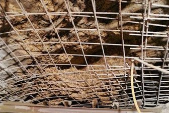 Hier suchte die Wismut einst Uran: Altbergbau wird saniert - Auf 48 Meter erfolgt der Ausbau mit einem Mantel aus Stahl und Beton.