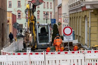 Hier wird aktuell gebaut - Die Freiberger Straße in Mittweida ist zwischen Markt und Malzgasse wegen dem Bau eines Kabelschachts gesperrt. Die Arbeiten sollen bis zum 11. Februar beendet sein. 