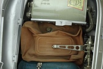 Hiesige Kumpel durften West-Sauerstoffgerät nutzen - Links ist das BG 172 zu sehen, rechts ein Blick in die Sonderschau (hinten der Horch 853).