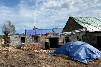 Hilfe aus Mittweida für Tornado-Opfer - Nun wird Baumaterial benötigt, um die notdürftig mit Planen abgedeckten Gebäude wieder zu reparieren. 