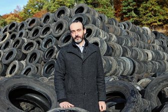 Hilferuf an Habeck: Firma soll für Strom 2,7 Millionen Euro zahlen - Danny Schwalbe vom Altreifen-Recycler MRH in Mülsen fürchtet das Aus für den Betrieb. 
