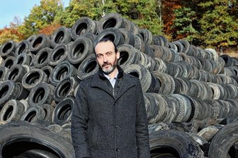 Hilferuf an Habeck: Zwickauer Firma soll für Strom 2,7 Millionen Euro zahlen - Danny Schwalbe vom Altreifen-Recycler MRH in Mülsen fürchtet das Aus für den Betrieb.