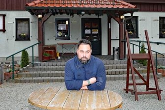 Hilferuf der Gastronomen: Lieber Lockdown als 2G - André Diegnitz von der Gaststätte Weidmannsruh im Werdauer Wald muss derzeit viele Stornierungen entgegennehmen.