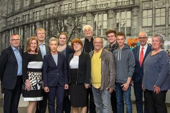Hilfsbereit im Ehrenamt: Die stillen Helden aus der Region - Sie fanden sich jetzt zur Verleihung des Social Award des Rotary Clubs im Landratsamt ein (von links): Ulrich Spacke, Susanne Ziebuhr, Hans Neuser, Ute Menzel, Katrin Müller-Neubert, Sylvia Pomm, Peter Luban, Jörg Tempel, Jonas Scherzer, Jonas Hommel, Frank Richter und Gabriela Jürgensmeier. Der Preis steht unter Schirmherrschaft von Landrat Rolf Keil.