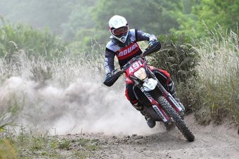 Hilmersdorfer gewinnt beim "Heimspiel" - Leon Schott sicherte sich beim Enduro-Jugend-Cup in Schönebeck seine erste Podestplatzierung. 