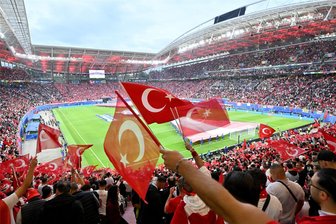 Hinter den Kulissen der Europameisterschaft: Einsatzkräfte aus dem Erzgebirge sichern Events in Leipzig ab - Die Türkei entschied das EM-Achtelfinale gegen Österreich im Leipziger Stadion für sich. Hinter den Kulissen sorgten Einsatzkräfte für ein sicheres Spiel. Mit dabei: Kameraden und Rettungskräfte aus dem Erzgebirge.