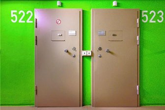 Hinter Gittern - der Frauenknast: Was passiert hinter den Mauern der JVA Chemnitz? - Innenansichten des Frauengefängnisses Chemnitz. In den Zellen der fünften Etage verbringen die Insassen mehrere Jahre.