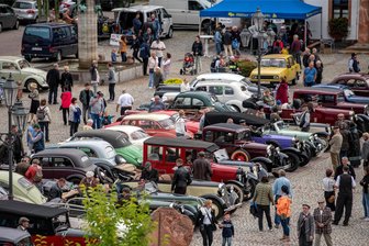 Hinter jedem Gefährt steckt eine Geschichte: Oldtimer-Rallye in Rochlitz - Jeder Oldie hat seine eigene Geschichte: Bei der Oldtimer-Rallye in Rochlitz am Sonnabend können sich Besucher diese Geschichten erzählen lassen. Manche reichen mehr als 100 Jahre zurück.