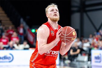 Hiobsbotschaft für die Niners Chemnitz: Neuzugang Trey Woodbury schwer verletzt - Trey Woodbury spielte in der vergangenen Saison für die Bamberg Baskets in der Bundesliga. Ab der kommenden Saison soll er für die Niners Chemnitz auflaufen. Doch dahinter steht ein Fragezeichen.
