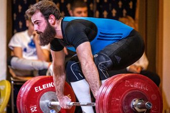 Hiobsbotschaft für Raphael Friedrich: Gewichtheber-Ass muss Olympiaticket abschreiben - Muss sich gedulden, bis er wieder an die Hantel treten kann: Gewichtheber-Ass Raphael Friedrich.