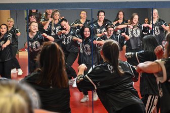 Hip-Hop-Ü30 von und für Frauen: Limbacher Tänzerinnen wollen Wettkampfluft schnuppern - Seit einem Jahr trainiert die Hip-Hop-Crew „Upper Movement 1862“ aus Limbach-Oberfrohna im Jahnhaus.