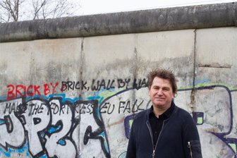 Historiker zu Wahlergebnissen: „Mehrheit der Ostdeutschen tut so, als würden sie unentwegt untergebuttert und ausgebeutet“ - Ilko-Sascha Kowalczuk ist einer der renommiertesten und streitbarsten Experten für die Geschichte der DDR und des Kommunismus. Rücksicht auf Befindlichkeiten nimmt der gebürtige Ostberliner auch in seiner Analyse der Ostdeutschen nicht.