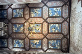 Historische Kirchendecken in Mittelsachsen stehen unter Hitzestress - Die Holzbalkendecke der Kirche Rossau ist eines der Untersuchungsobjekte.