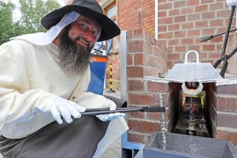 Historischer Saigerherd in Betrieb - Uwe Dewes.