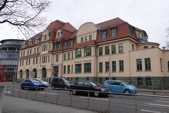Historischer Zandersaal wird zu moderner Geschäftsstelle - In wenigen Tagen öffnet im markanten Gaugele-Bau in Zwickau die neue Filiale der Sparkasse.
