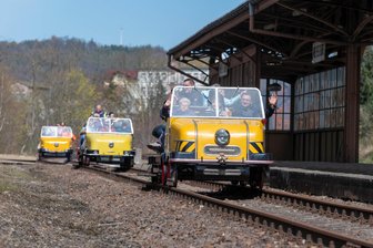 Historisches Stellwerk und Schienentrabis: Wechselburg feiert 150 Jahre Muldentalbahn - Schienentrabis sind am 6. und 7. Juni auf der Strecke der Muldentalbahn unterwegs.