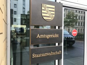 Hitlergruß auf Demo in Chemnitz: Mann muss ins Gefängnis -