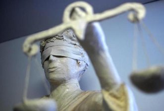 Hitlergruß gezeigt -  900 Euro Strafe - 