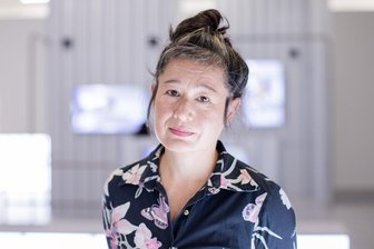 Hito Steyerl, eine der einflussreichsten Künstlerinnen weltweit, zeigt Arbeiten in Leipzig und fragt: Wohin führt die Zukunft? - Die Filmerin und Videokünstlerin Hito Steyerl stellt jetzt in Leipzig aus.