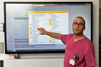 Hitzewelle: Freiberger Krankenhaus behandelt mehr Patienten mit Herzproblemen - Andreas Fichtner, der Ärztliche Leiter für Notfall- und OP-Management im Kreiskrankenhaus Freiberg, - hier ein Foto vom November 2019 - rechnet bei anhaltender Hitze mit einem weiteren Anstieg der Patientenzahlen.