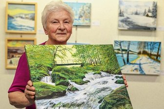 Hobby-Malerin aus Auerbach setzt das Vogtland in Szene - "Das Triebtal bei Jocketa": So heißt eines der Werke von Helga Jäckel, das bei der Jahresausstellung des Vogtländischen Kunstvereins Göltzschtal gezeigt wird.