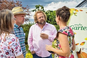 Hobbygärtner aus dem Erzgebirge zu Gast im MDR-Fernsehen - MDR-Podcasterin Nadine Witt und Moderator Jens Haentzschel im Gespräch mit "Strebergärnter" Oliver Richter und seiner Frau Jana Siegert. 