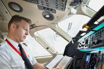 Hoch über den Wolken: Warum ein Pilot kurz nach dem Start umkehren musste - Wie ging das noch mal?