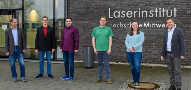 Hochschule bekommt 357.000 Euro für Laser-Projekt - Steffen Weißmantel, Eric Syrbe, Philipp Rebentrost, Felix Erichson, Vanessa Schumann und Prof. Dr. Richard Börner (v. l. n. r.) sind am Projekt "DigiLAS-Sax" der Hochschule Mittweida beteiligt. 
