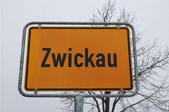 Hochschulstadt Zwickau: Ministerium will konkret wissen, warum das auf dem Ortseingangsschild stehen soll - Auf Wunsch des Rates soll über dem Städtenamen künftig "Hochschulstadt" stehen. Doch das muss gut begründet werden.