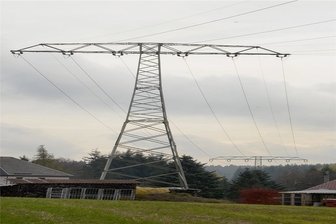 Hochspannungsleitung bei Falkenstein: Info-Foren starten 2022 - Ein Hochspannungsmast bei Grünbach. Am Widerstand der Bürger war dort der Ausbau des Netzes gescheitert. 