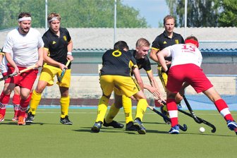 Hockey: Freiberger starten erneut mit gemischtem Team in der Herren-Liga - 2022/23 lief letztmals eine reine Herrenmannschaft des FHTC, hier mit Christian Radach, Max Müller, Moritz Kaulfürst und Christopher Funke (v. l.), aufs Feld. Am Sonntag startet der Verein zum zweiten Mal mit einem Mixed-Team in den Herren-Spielbetrieb.